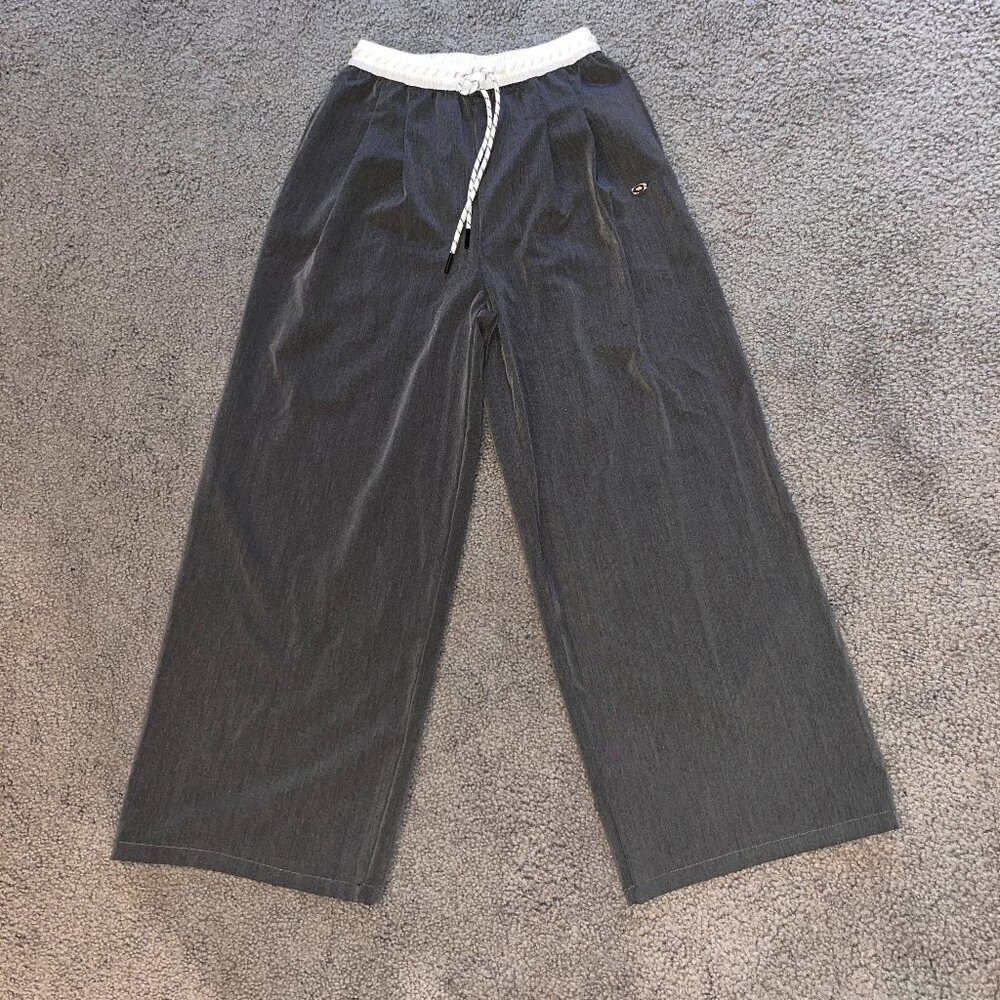 EGG. PULL ON DRAWSTRING WIDE LEG ANKLE PANTS - GRAY & WHITE - NEW WITH TAGS  - S